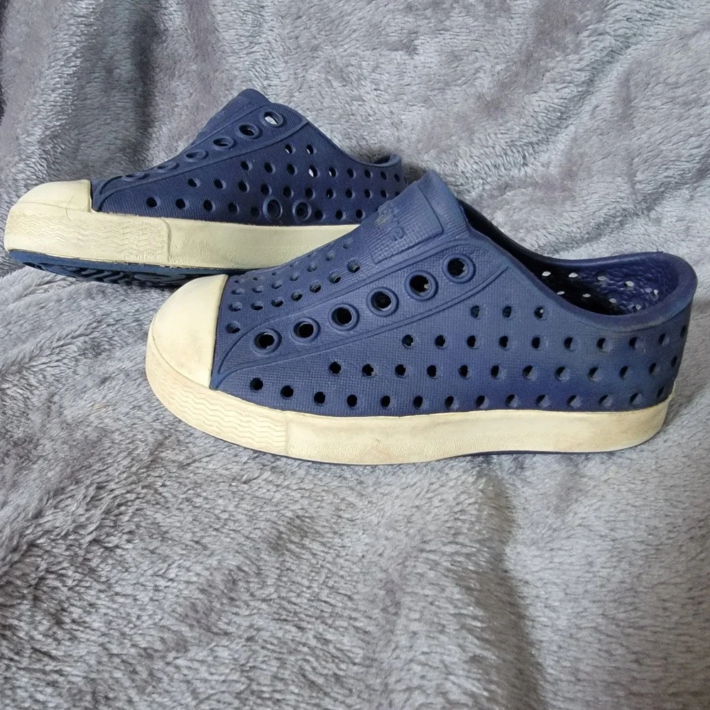 Native Jefferson Shoes Kids Size C5 Navy Blue Good Perforated Slip On Sneakers